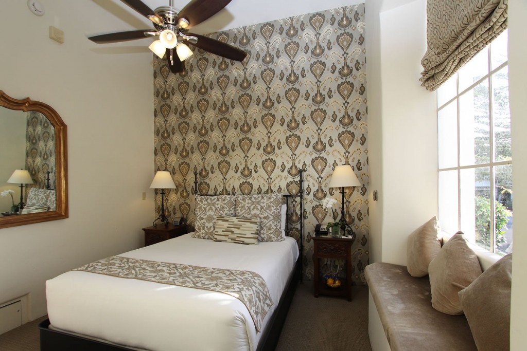 carmel bed & breakfast hotel guest room